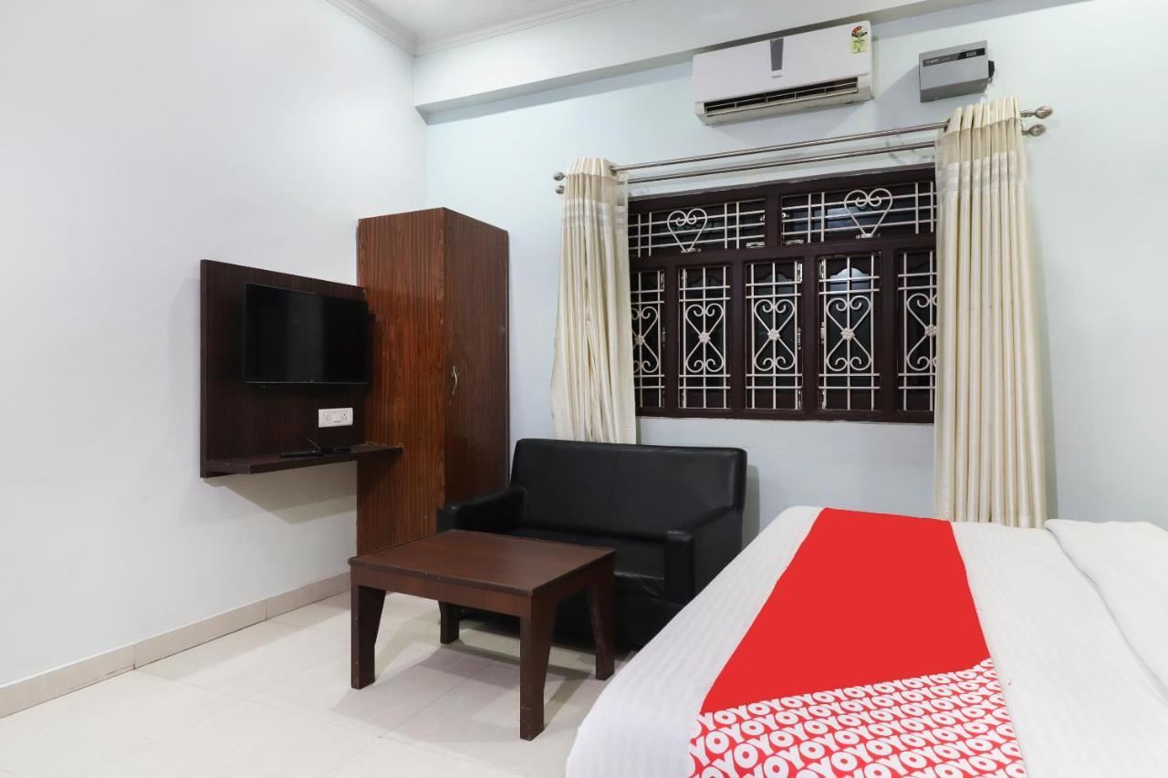Oyo 70489 Hotel Tajvar Siwān Екстериор снимка