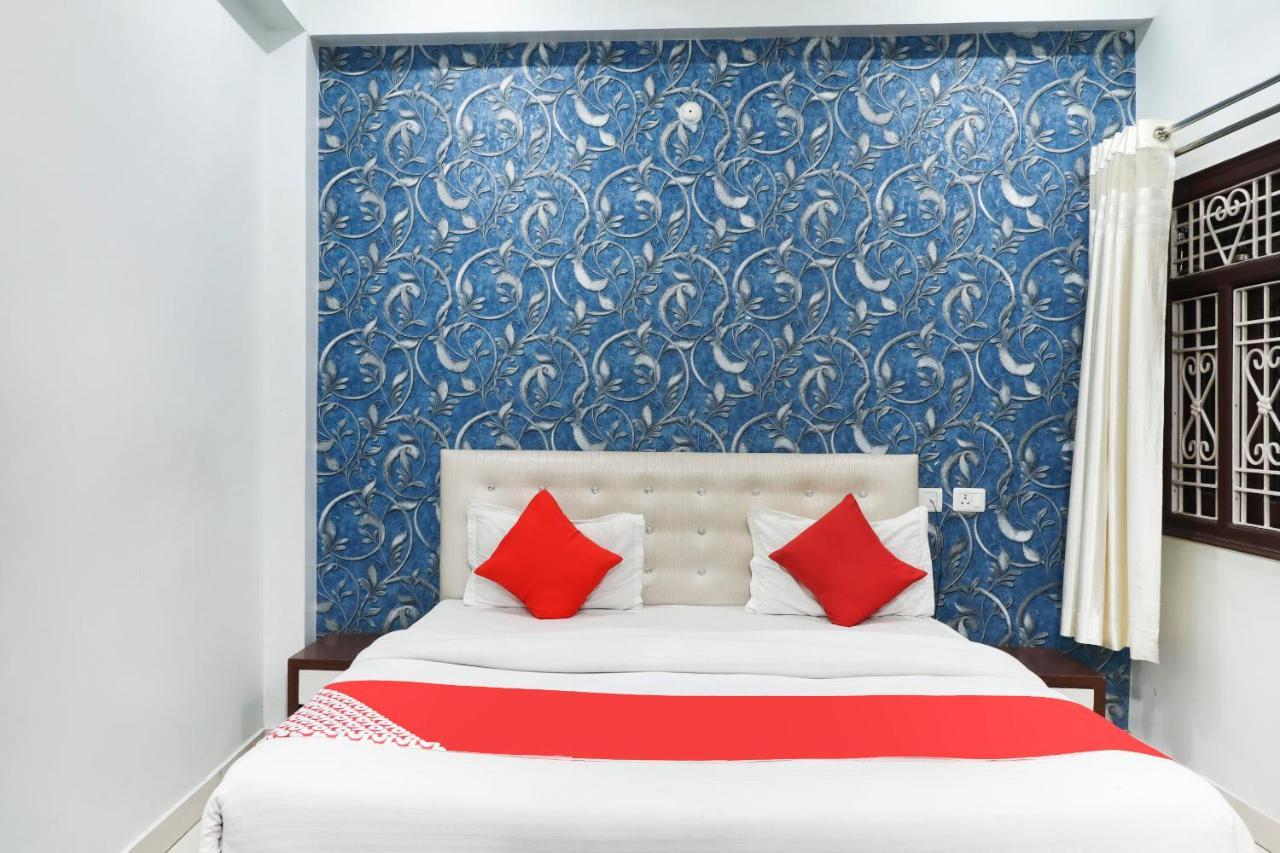 Oyo 70489 Hotel Tajvar Siwān Екстериор снимка